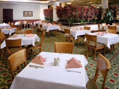 Hotel Wyndham Garden Dallas North Farmers Branch